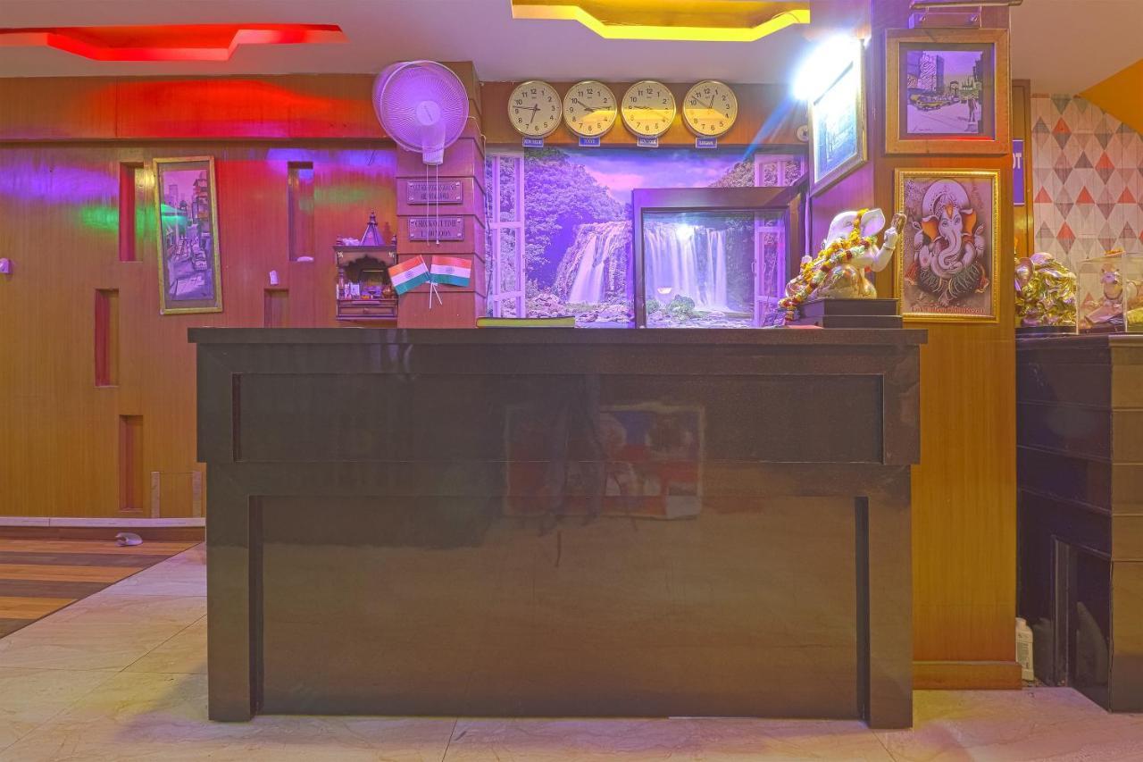 Oyo 834 Shree Balaji Hotel ファリーダーバード エクステリア 写真