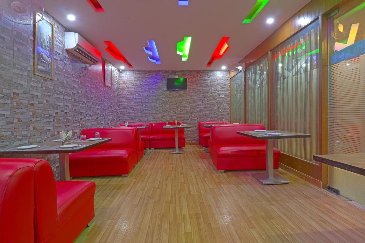 Oyo 834 Shree Balaji Hotel ファリーダーバード エクステリア 写真