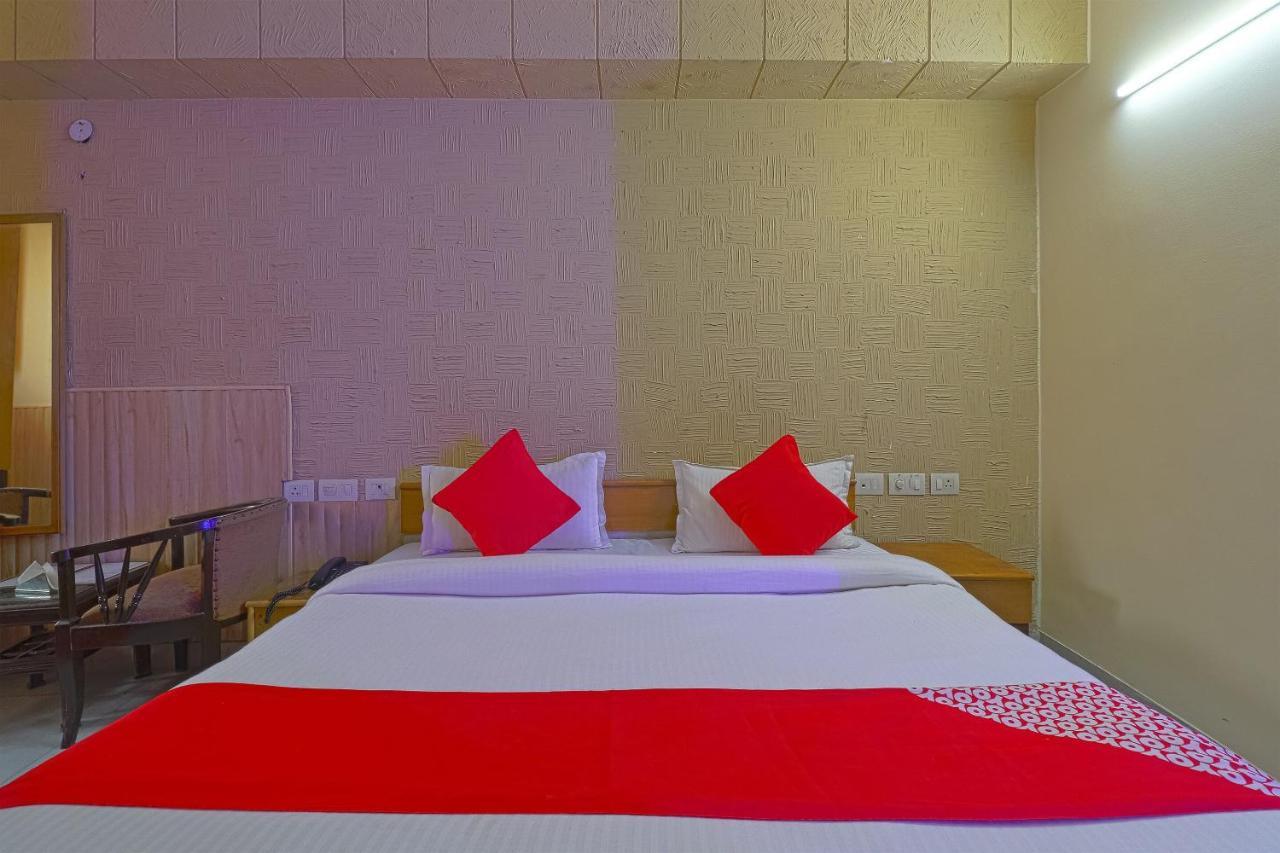 Oyo 834 Shree Balaji Hotel ファリーダーバード エクステリア 写真